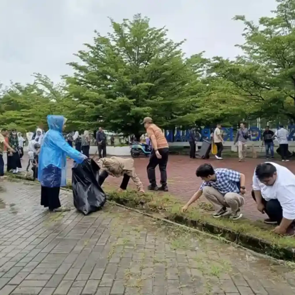 Pemprov Sulsel Mulai Gerakan ASRI, Aksi Bersih Serentak Digelar di CPI dan Masjid 99 Kubah