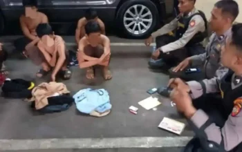 Polisi mengamankan remaja diduga pelaku tawuran di Makassar 10022026