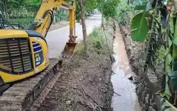 Normalisasi Drainase Antang Dimulai, Pemkot Makassar Turunkan Excavator di Blok 8 dan Blok 10 Manggala 7 Normalisasi Drainase Antang Dimulai Pemkot Makassar Turunkan Excavator di Blok 8 dan Blok 10 Manggala