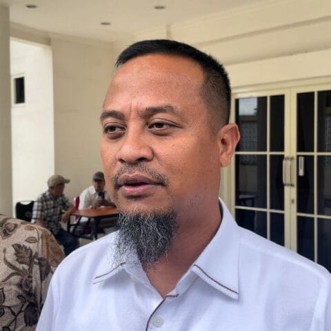 Gubernur Andi Sudirman Pegang Daftar Calon Kepsek Se-Sulsel