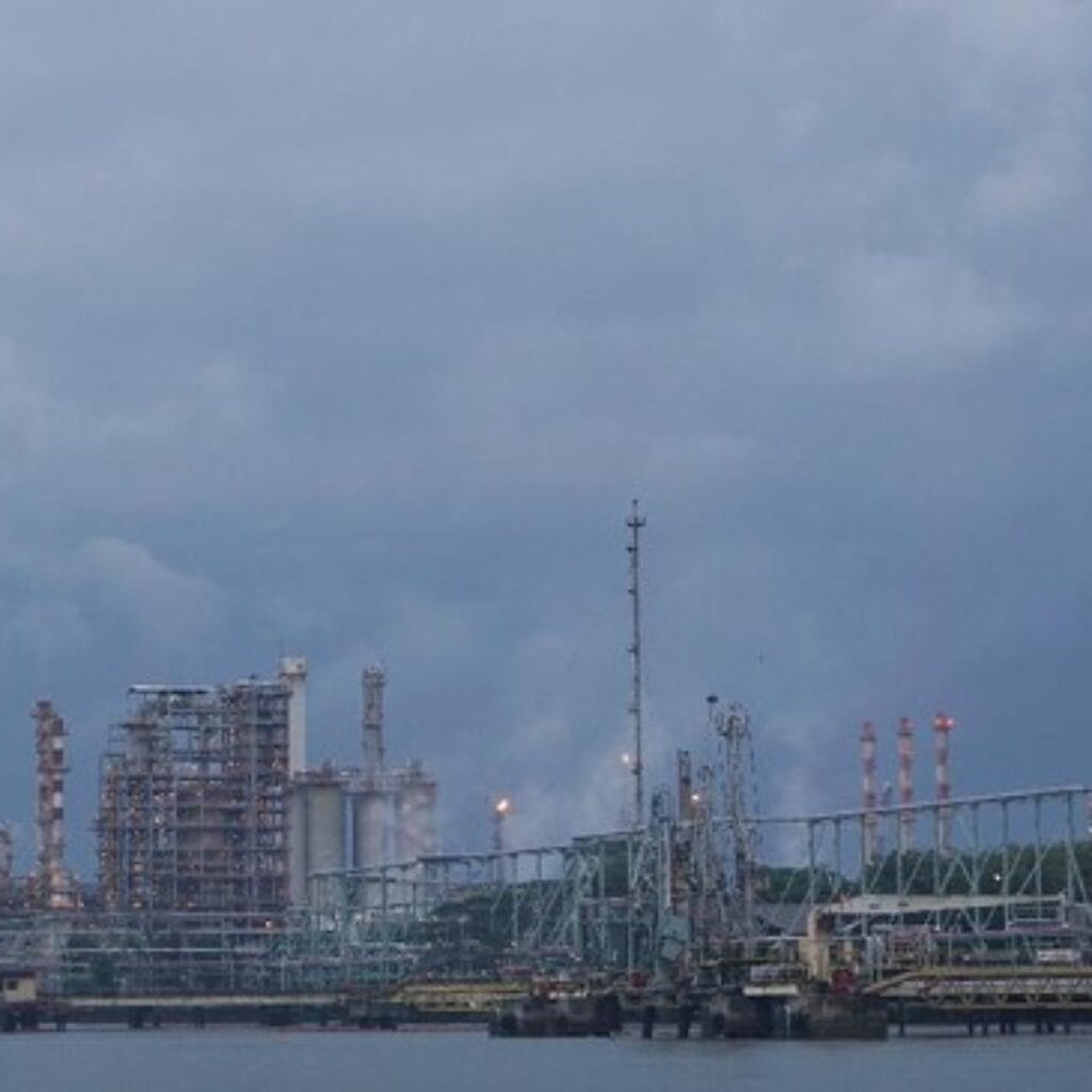 IEA Wanti-Wanti Harga Minyak Makin Volatil Akibat Gangguan Pasokan Timur Tengah