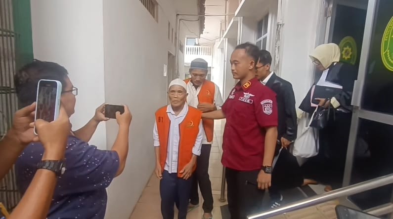 Kakek Mujiran Bebas Lewat Restorative Justice, Ambil Sisa Getah Karet di PTPN 1 Kakek Mujiran Bebas Lewat Restorative Justice, Ambil Sisa Getah Karet di PTPN