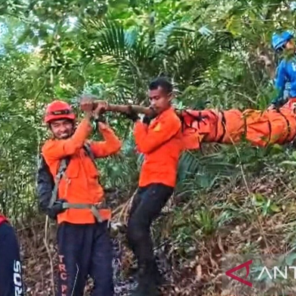 Lima pendaki tersambar petir di Gunung Marolo Maros, satu orang tewas