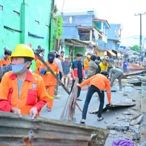 PKL di Maccini Gusung Ditertibkan, 30 Tahun Berjualan di Atas Drainase 11 PKL di Maccini Gusung Ditertibkan, 30 Tahun Berjualan di Atas Drainase