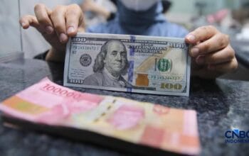 Rupiah Terlemah Sepanjang Masa, Bank-Bank Jual Dolar di Atas Rp18.000 5 Rupiah Terlemah Sepanjang Masa, Bank-Bank Jual Dolar di Atas Rp18.000