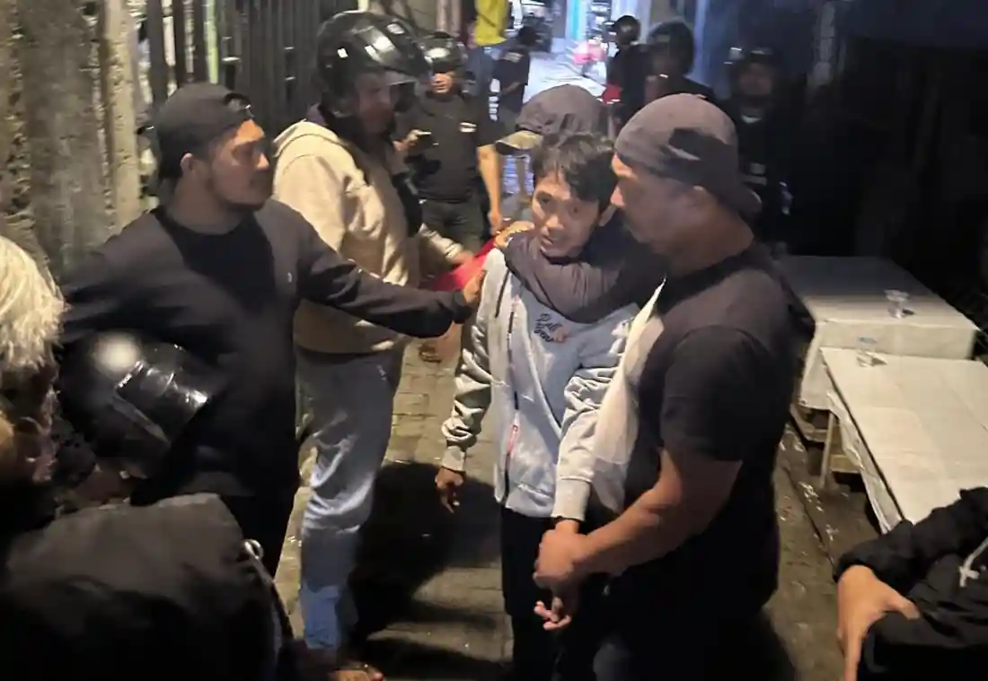 Modus Ambil Perkakas Tertinggal, Tukang Mesin Air di Makassar Diduga Hendak Perkosa dan Rampok Pemilik Rumah 1 Modus Ambil Perkakas Tertinggal, Tukang Mesin Air di Makassar Diduga Hendak Perkosa dan Rampok Pemilik Rumah