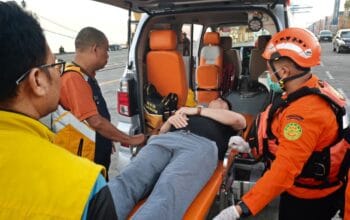 Basarnas Makassar Evakuasi ABK Asing Sakit Akut di Tengah Laut