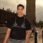 Fadly Faisal Dikritik Netizen Usai Kenakan Kaus Motif Bra Saat Liburan di Inggris