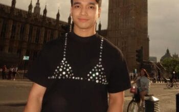 Fadly Faisal Dikritik Netizen Usai Kenakan Kaus Motif Bra Saat Liburan di Inggris 3 Fadly Faisal Dikritik Netizen Usai Kenakan Kaus Motif Bra Saat Liburan di Inggris