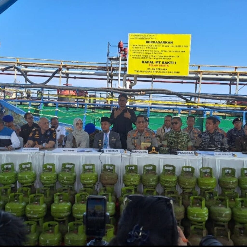 Polda Sulsel Bongkar Jaringan BBM Subsidi Ilegal, Kapal Tanker-Truk Tangki Disita