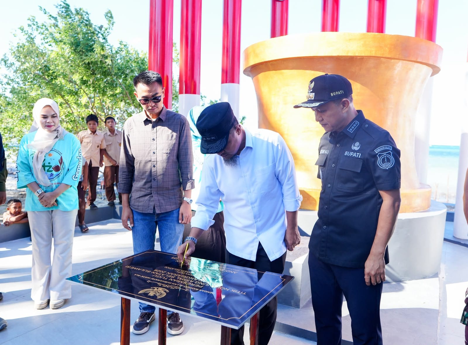 Polda Sulsel Ungkap Penyelewengan BBM dan LPG Subsidi, 18 Ton LPG 3 Kg Disita 1 Polda Sulsel Ungkap Penyelewengan BBM dan LPG Subsidi, 18 Ton LPG 3 Kg Disita