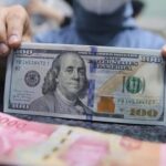 Rupiah Ditutup Menguat 0,2%, Dolar AS Turun ke Rp17.830