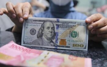 Rupiah Ditutup Menguat 0,2%, Dolar AS Turun ke Rp17.830