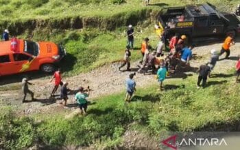 Sempat Hilang Terseret Arus Sungai Kajuara, Lansia di Bone Ditemukan Tewas 2 Sempat Hilang Terseret Arus Sungai Kajuara, Lansia di Bone Ditemukan Tewas