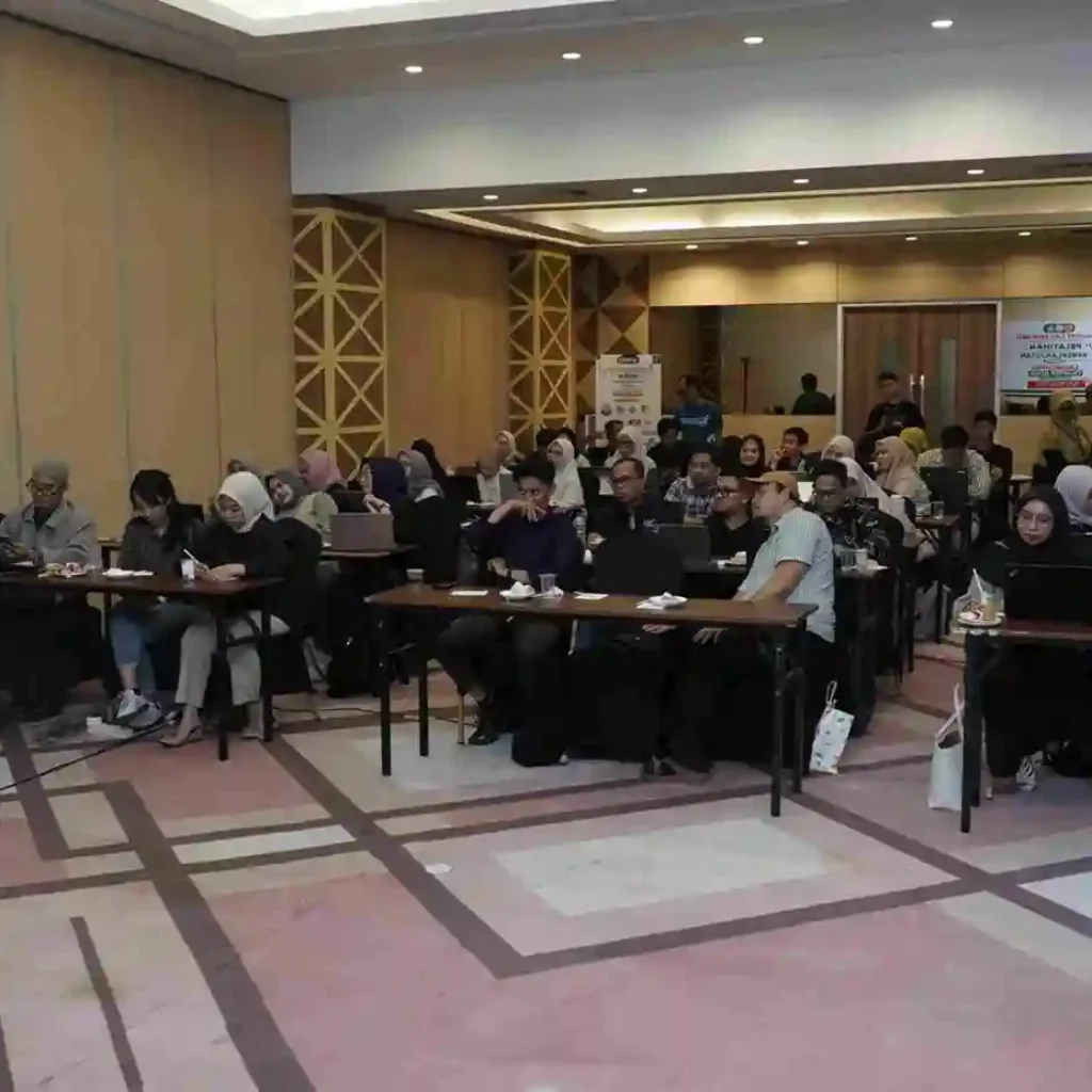 STIEM Bongaya Tutup Pelatihan Sustainability Report dengan Presentasi Peserta dan Peluncuran Buku