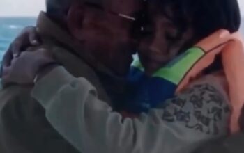 Bocah 8 Tahun Diselamatkan Kakek dengan Pelampung Ditemukan Hidup setelah 4 Hari di Laut Flores 7 Bocah 8 Tahun Diselamatkan Kakek dengan Pelampung Ditemukan Hidup setelah 4 Hari di Laut Flores