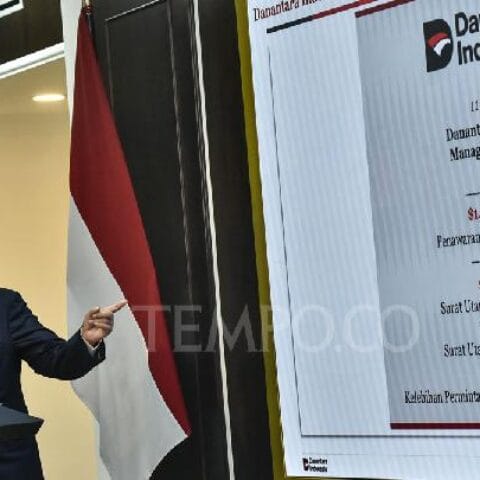 Danantara Teken MoU dengan Keppel Electric dan Sembcorp untuk Ekspor Listrik ke Singapura