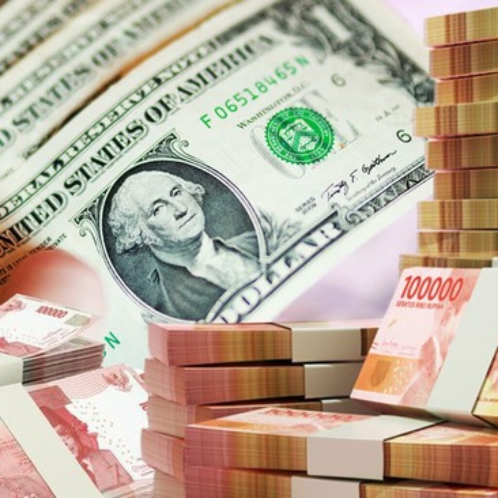 Ekonom DBS Bank: Rupiah Akhir Tahun di Rp17.800-18.000, Sulit Kembali ke Rp17.000