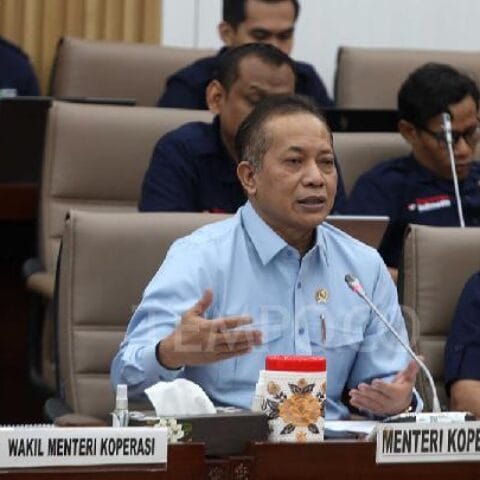 Menteri Ferry Jelaskan Gaji Pegawai Koperasi Merah Putih