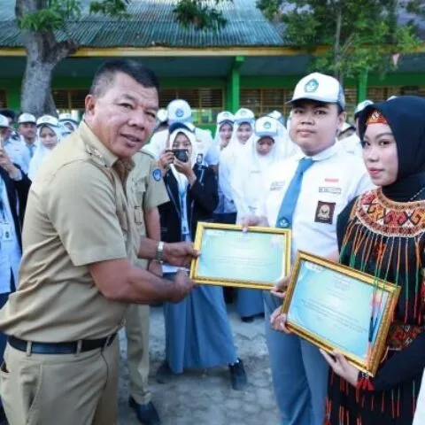 Pimpin Upacara Tahun Ajaran Baru, Andi Utta Larang Keras Bullying di Sekolah 20 Pimpin Upacara Tahun Ajaran Baru, Andi Utta Larang Keras Bullying di Sekolah