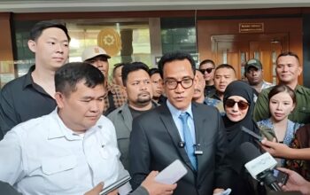 Refly Harun Dampingi Korban Dugaan Pemerasan Oknum Pengacara di Kemayoran 6 Refly Harun Dampingi Korban Dugaan Pemerasan Oknum Pengacara di Kemayoran