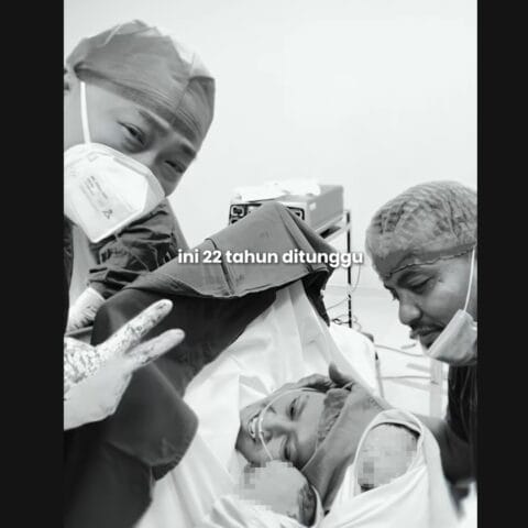 Viral Kisah Suami Istri Menanti Momongan 22 Tahun, Akhirnya Dapat Bayi Kembar