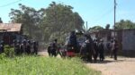 Warga dan Polisi Terlibat Bentrok saat Konstatering Lahan 30 Hektare di Manggala Makassar