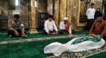 Warga Sumenep Gelar Sumpah Pocong di Masjid untuk Selesaikan Tuduhan Santet