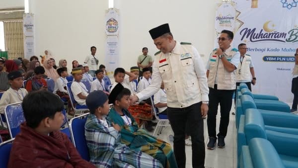 YBM PLN UID Sulselrabar Gelar Khitanan Massal dan Berbagi Kado Anak Yatim Dhuafa 1 YBM PLN UID Sulselrabar Gelar Khitanan Massal dan Berbagi Kado Anak Yatim Dhuafa