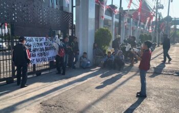 Aliansi Mahasiswa Desak Kejati Sulsel Evaluasi Penanganan Kasus Pasar Sentral Bulukumba 6 Aliansi Mahasiswa Desak Kejati Sulsel Evaluasi Penanganan Kasus Pasar Sentral Bulukumba