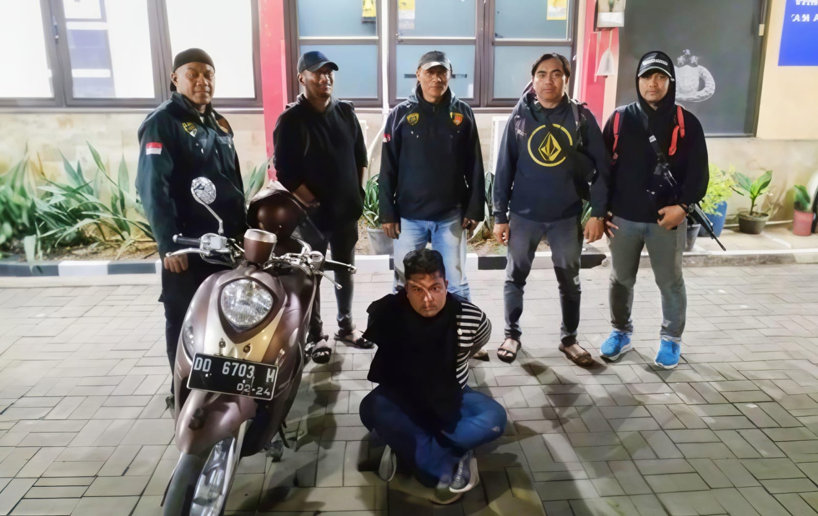Baru Kenal di Media Sosial, Pria di Makassar Diduga Bawa Kabur Motor Kekasih 1 Baru Kenal di Media Sosial, Pria di Makassar Diduga Bawa Kabur Motor Kekasih