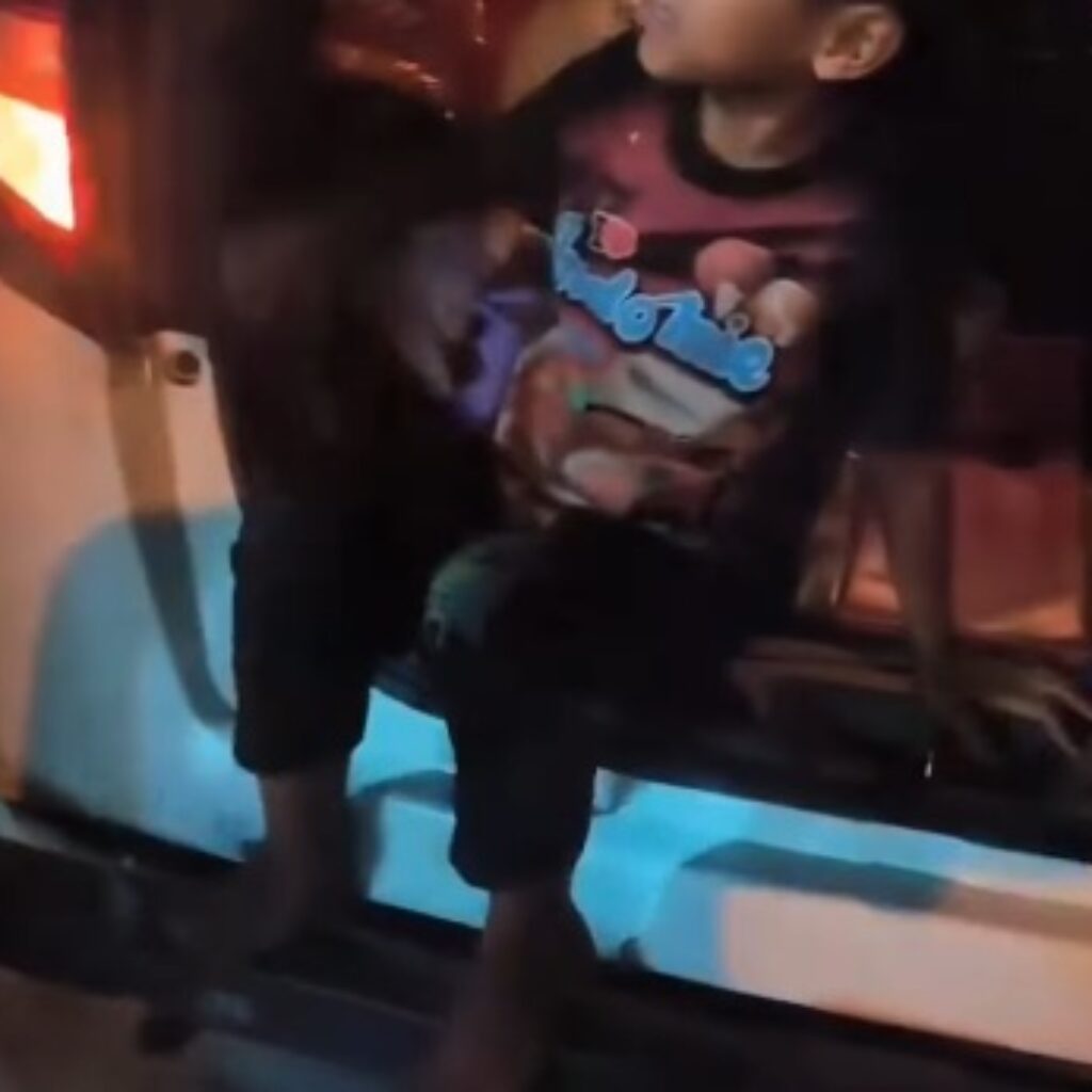 Bocah Sembunyi di Bagasi Taksi Online hingga Terbawa Jauh, Driver Kaget