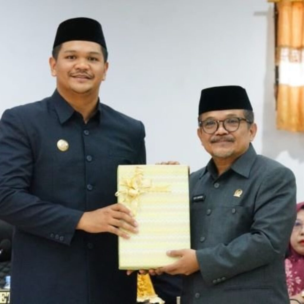 Bupati Bantaeng Serahkan Rancangan KUA-PPAS APBD 2027 ke DPRD