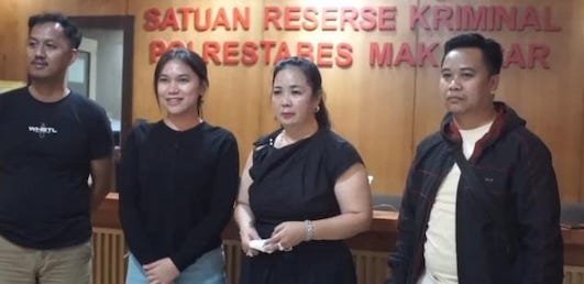 Buron Dua Bulan, Pelaku Pencurian Gelang Emas 50 Gram Ditangkap di Makassar 1 Buron Dua Bulan, Pelaku Pencurian Gelang Emas 50 Gram Ditangkap di Makassar