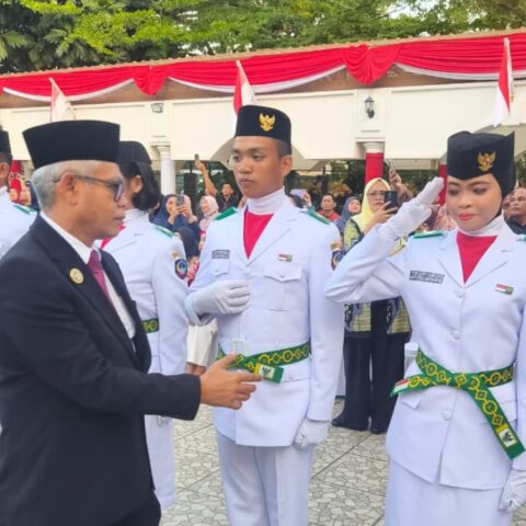 Daftar Lengkap Petugas Pengibar dan Penurun Bendera 17 Agustus di Rujab Gubernur Sulsel