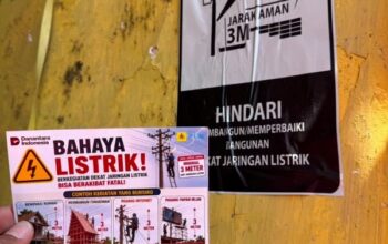 Door to Door Edukasi Bahaya Listrik ULP Mattoanging Jelang Hari Pelanggan Nasional 4 Door to Door Edukasi Bahaya Listrik ULP Mattoanging Jelang Hari Pelanggan Nasional