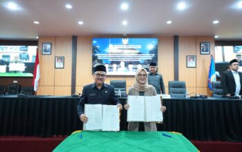 DPRD Sulsel Setujui Dua Ranperda Strategis yang Diajukan Pemprov 4 DPRD Sulsel Setujui Dua Ranperda Strategis yang Diajukan Pemprov