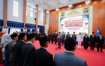 Gubernur Sulsel Anugerahkan Satyalencana Karya Satya kepada 398 PNS