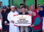 Gubernur Sulsel Serahkan Bantuan ke Korban Kebakaran Kandea Makassar