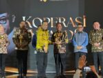 Gubernur Sulsel Terima Penghargaan Bakti Koperasi Nayaka Mahambara di Koperasi Awards 2026