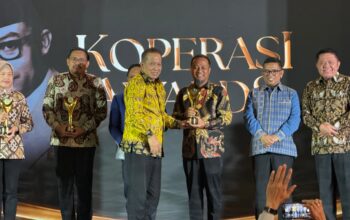 Gubernur Sulsel Terima Penghargaan Bakti Koperasi Nayaka Mahambara di Koperasi Awards 2026 7 Gubernur Sulsel Terima Penghargaan Bakti Koperasi Nayaka Mahambara di Koperasi Awards 2026