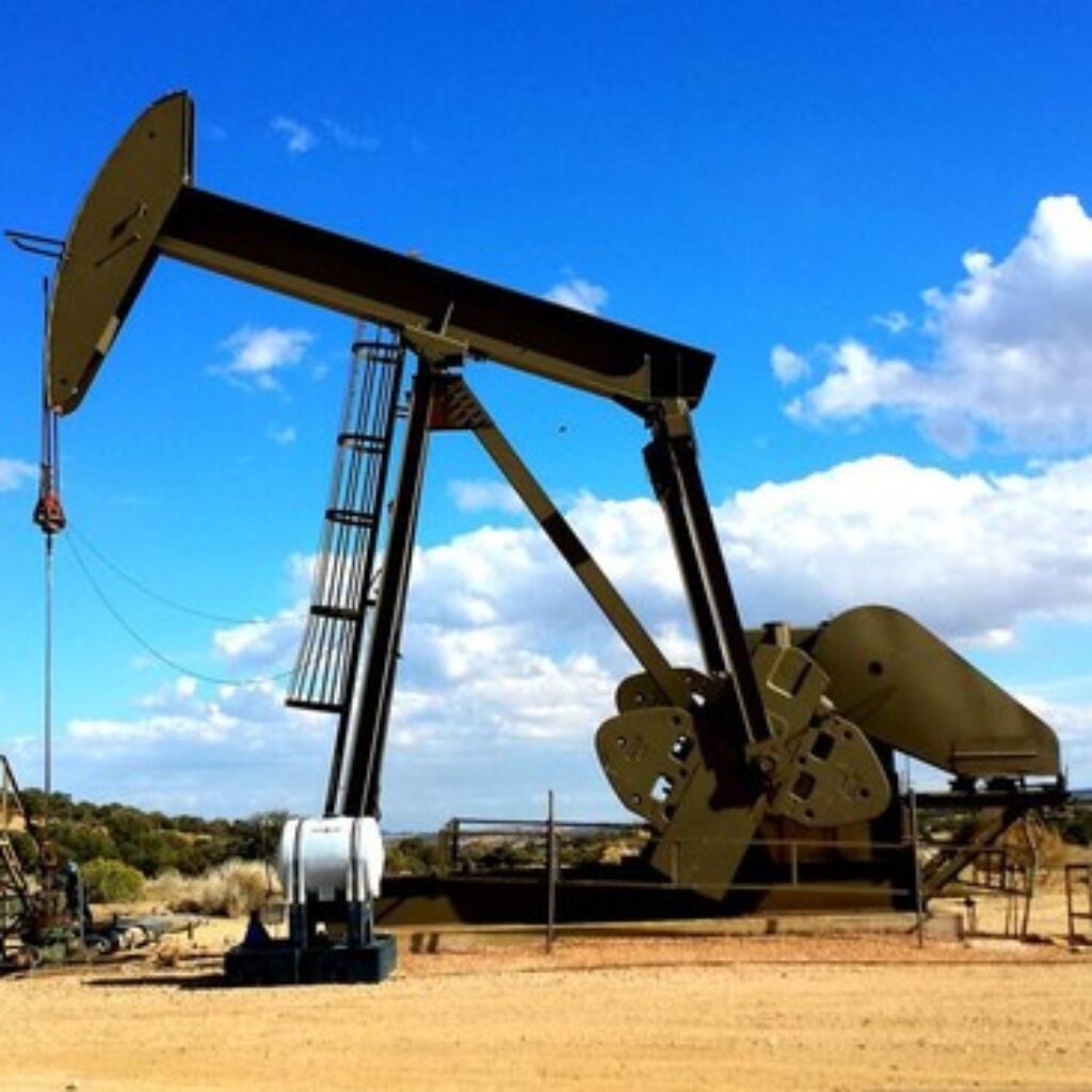 Harga Minyak Dunia Bangkit Usai Anjlok, Brent Tembus US$92 per Barel