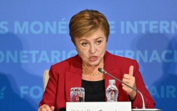 IMF: Ekonomi Global Tahan Guncangan Energi, Risiko Inflasi dan Fiskal Masih Tinggi 9 IMF: Ekonomi Global Tahan Guncangan Energi, Risiko Inflasi dan Fiskal Masih Tinggi