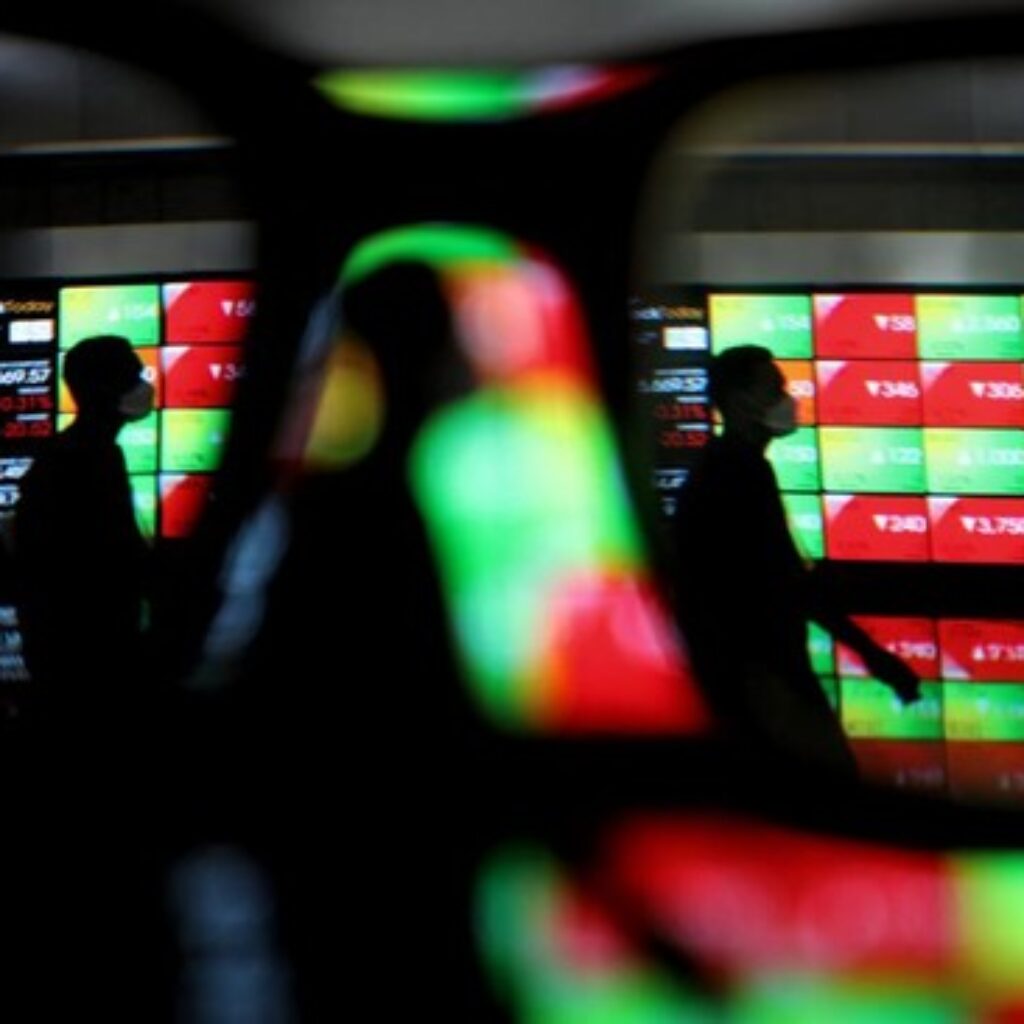Investor Asing Borong Saham Bank BUMN, BBCA Dijual Rp215 Miliar