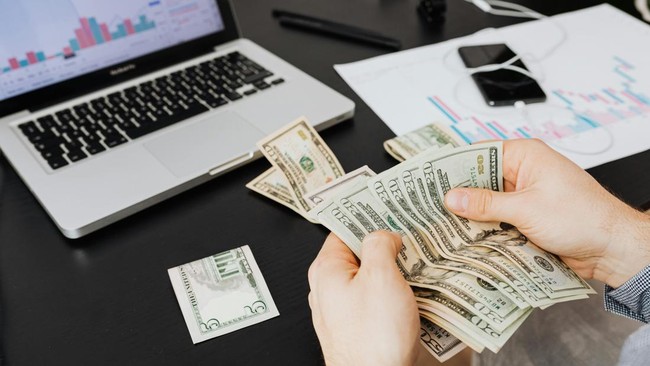 Investor Asing Kembali ke SBN dan Saham, Rupiah Menguat 1 Investor Asing Kembali ke SBN dan Saham, Rupiah Menguat