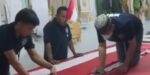 Jelang HUT RI ke-81, Warga Binaan Lapas Makassar Jahit Ratusan Bendera Merah Putih