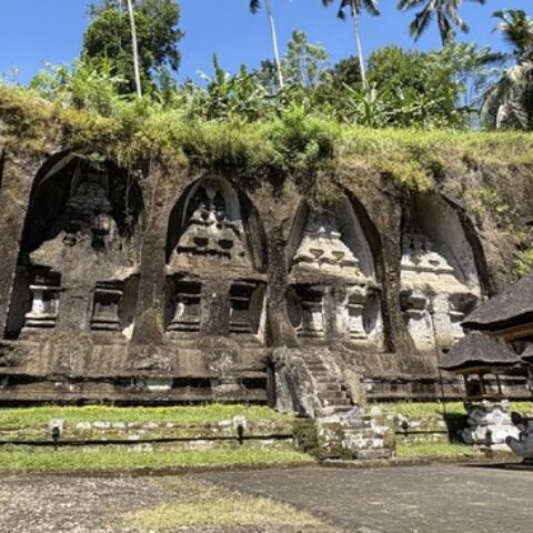 Kisah Sudono Salim Rutin ke Gunung Kawi Sebelum Putuskan Nasib BCA ke Mochtar Riady 10 Kisah Sudono Salim Rutin ke Gunung Kawi Sebelum Putuskan Nasib BCA ke Mochtar Riady