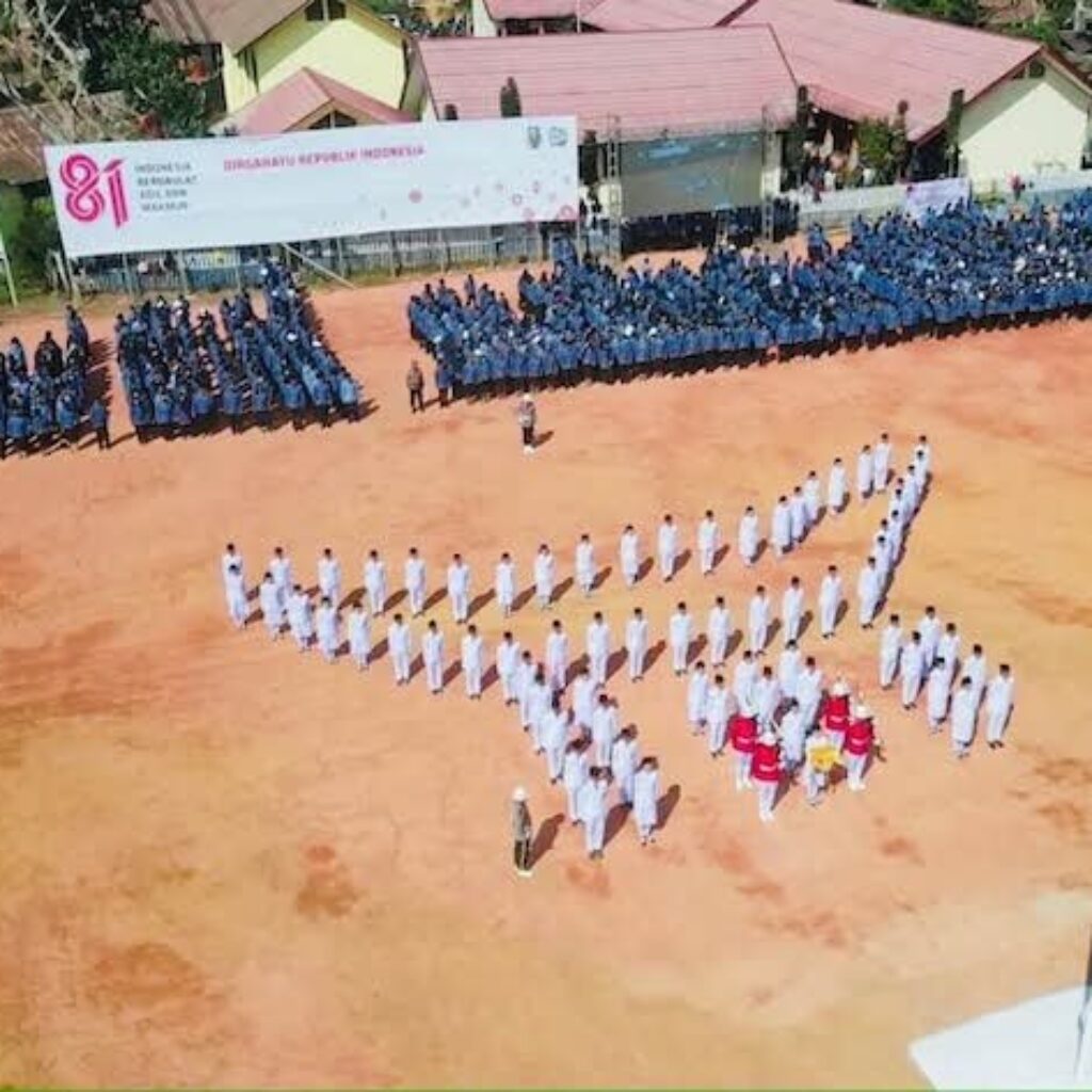 Paskibraka Tana Toraja Tampilkan Formasi Tongkonan di HUT ke-81 RI