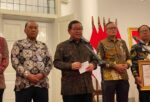Pramono Akui Tanggul Laut Muara Baru Rembes, Air Laut Genangi Jalan
