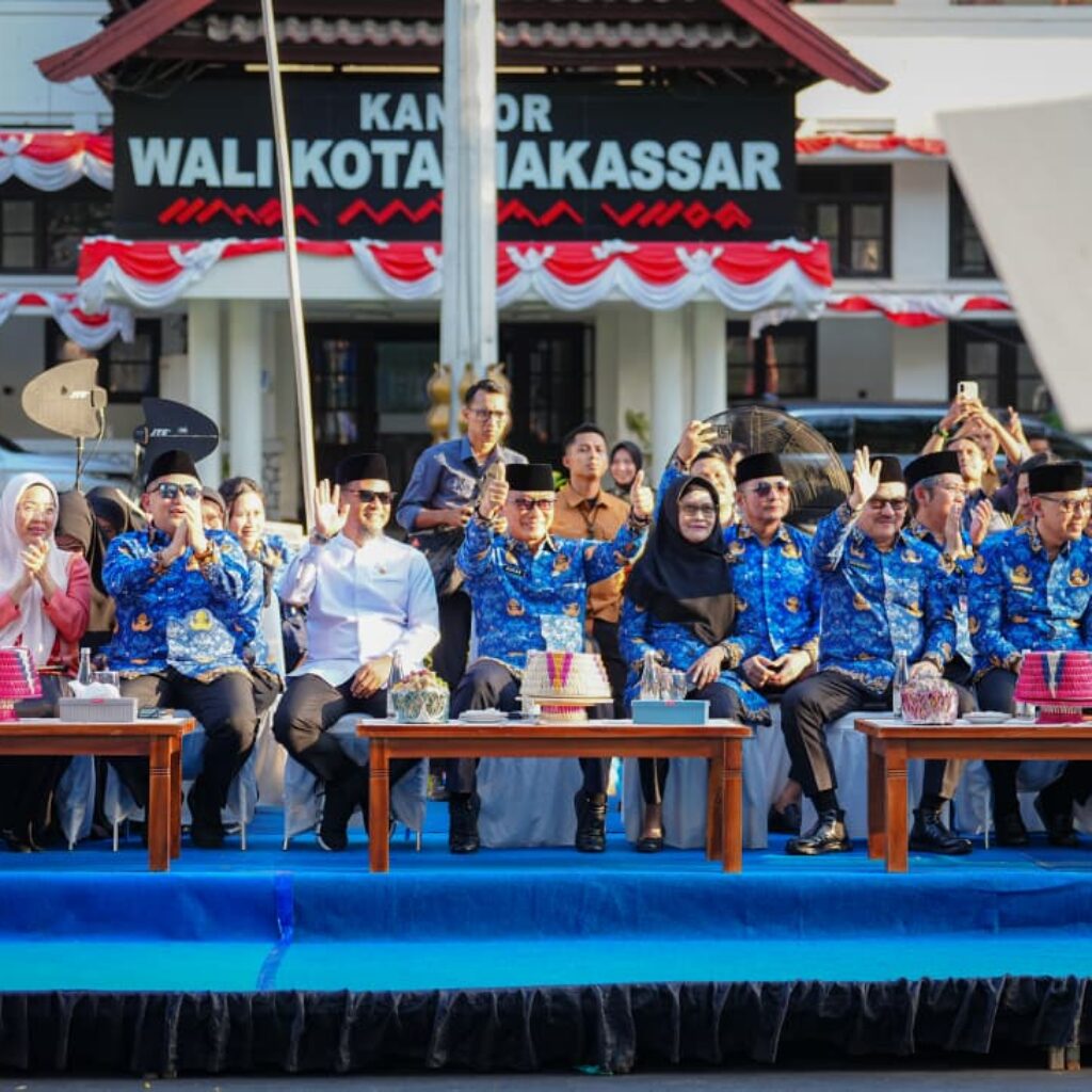 Saksikan Pawai Ta’aruf, Gubernur Sulsel Sambut 117 Kontingen MTQ VIII KORPRI Nasional 2026